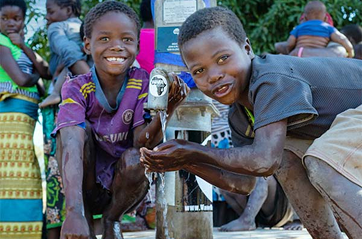 Ndichia Foundation distributing humanitarian aid to vulnerable families in Cameroon